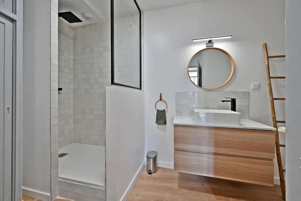 Ferienwohnung Au Coeur Des Platanes - Parking Gratuit Sous-Terrain - Clim - Balcon Avignon Exterior foto