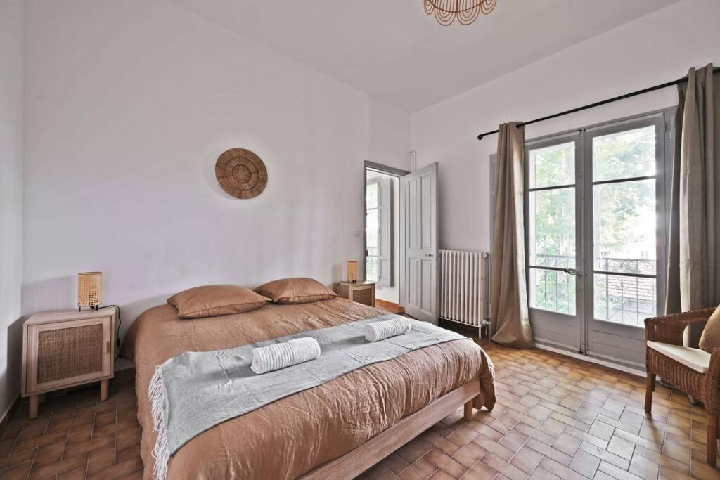 Ferienwohnung Au Coeur Des Platanes - Parking Gratuit Sous-Terrain - Clim - Balcon Avignon Exterior foto