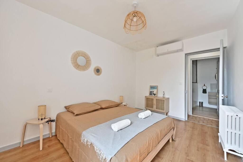 Ferienwohnung Au Coeur Des Platanes - Parking Gratuit Sous-Terrain - Clim - Balcon Avignon Exterior foto